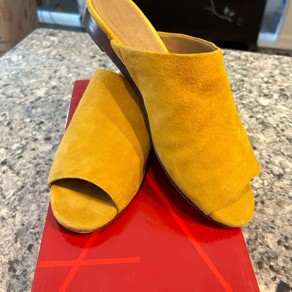 EUC - Aerosoles.  Yellow suede slides. Size 9